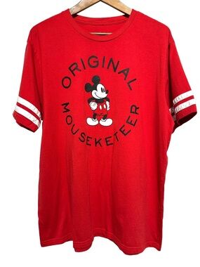 DISNEY Mickey Mouse Mousketeer Graphic Tee Parkwear Disney Adult Fan Streetwear